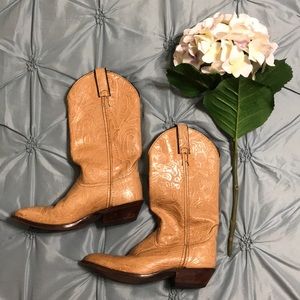 Cowboy boots J chisholm